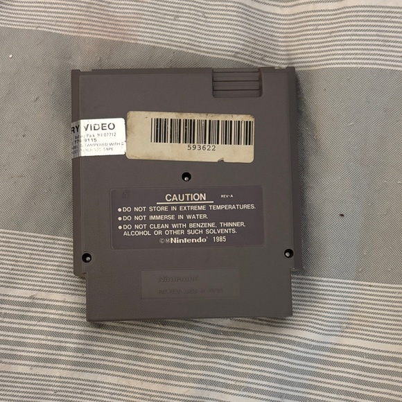 Nintendo Donkey Kong Classics Cartridge - Gray - Picture 2 of 2